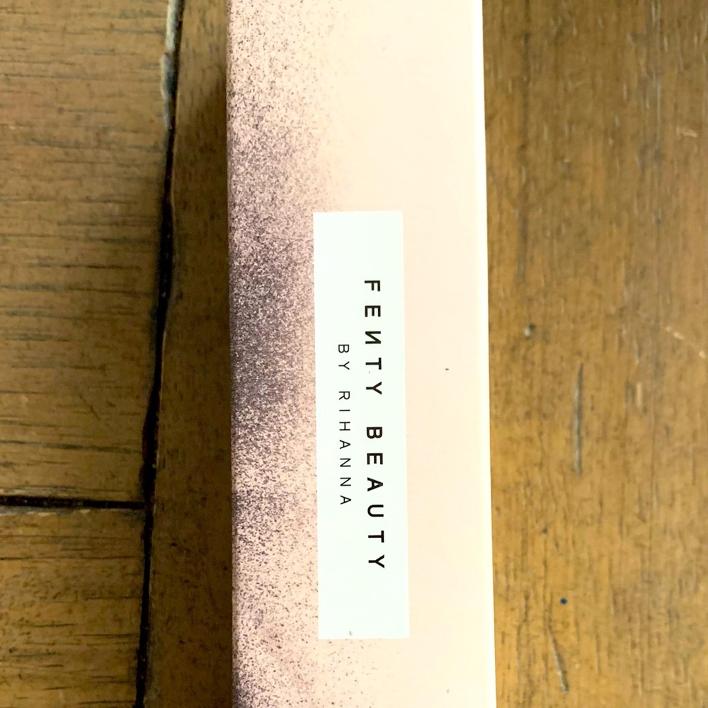 Fenty Beauty by Rihanna Instant retouch primer